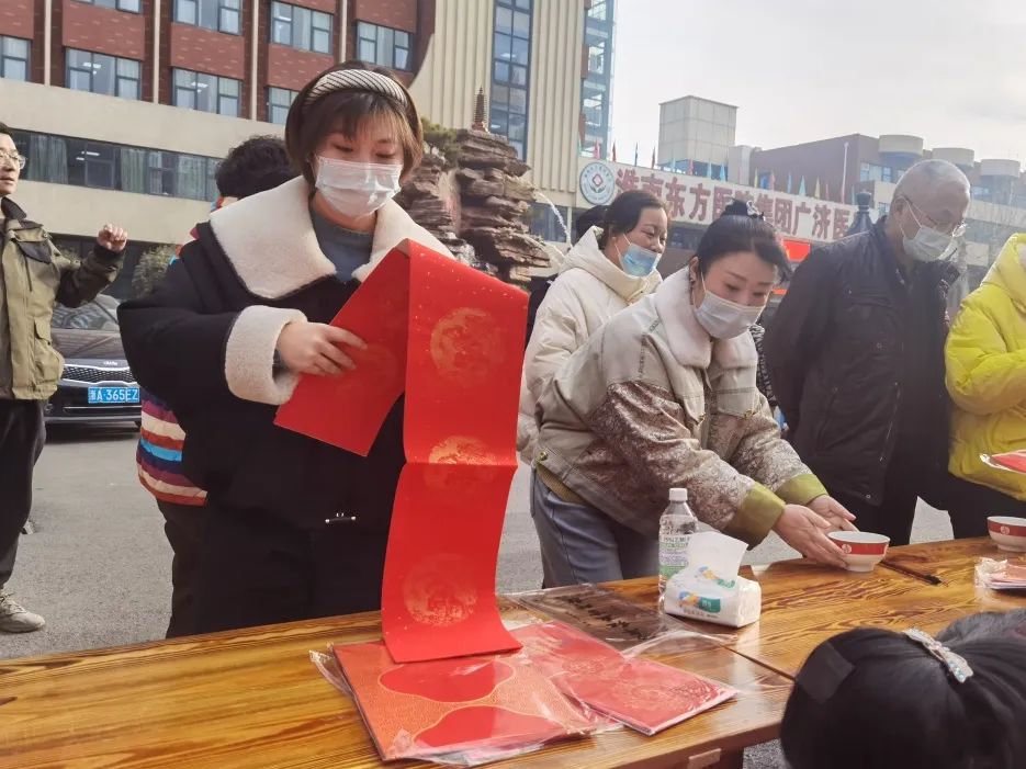 巳蛇舞入，迎春送福 ——廣濟醫(yī)院攜手壽縣女子書畫協(xié)會開展健康文化活動